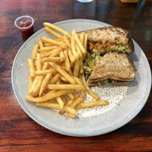 Lunch - Pesto Chicken Sandwich