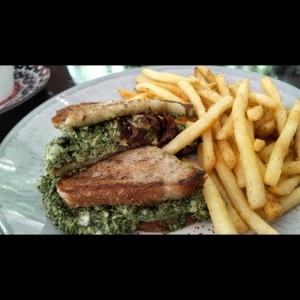Lunch - Pesto Chicken Sandwich