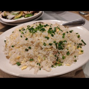 Arroz Frito con huevo y chachoi