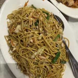 Chow mein de pollo