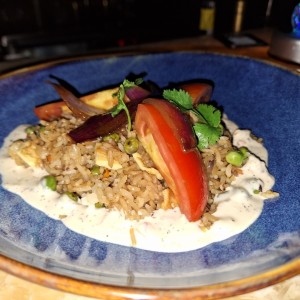 Arroz de vegetales y humus