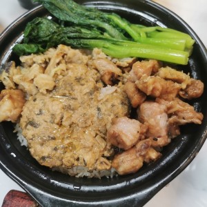 Cacerola bacalao, puerco molido y costillitas