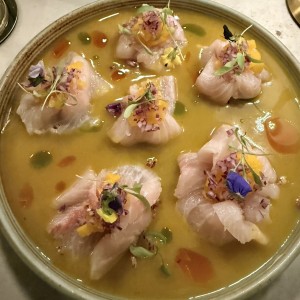 Tiradito de Kampachi y Mango