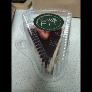 Dulce de chocolate y frutos rojos