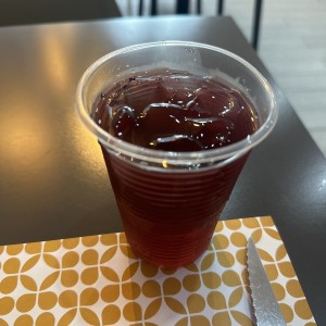 Te frio de frutas rojas