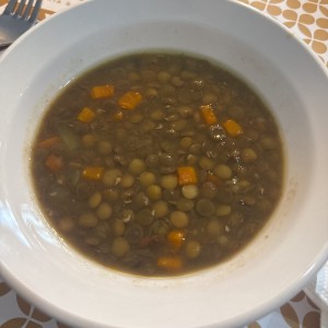 Sopa de lentejas 