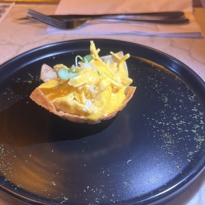 Mini causa de lomo salteado