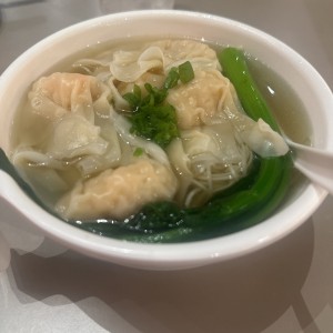 SOPA DE WANTON DE CAMARONES