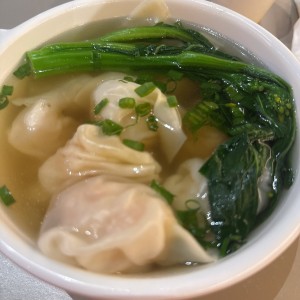 SOPA DE WANTON DE CAMARONES