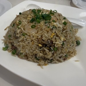 Street Food - ARROZ FRITO YANGZHOU