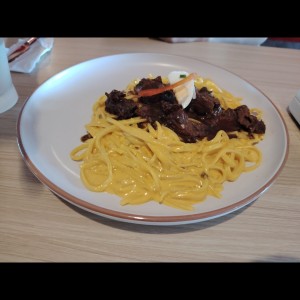 PLATOS FUERTES - Lomo Huancaino