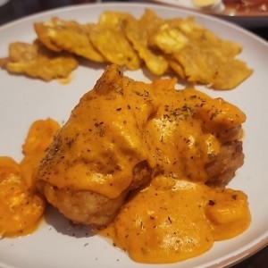 Corvina Rellena de Camarones