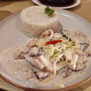 Pescado en Crema de Ajo