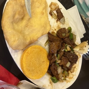 Bistec Encebollado Con Tortillas O Hojaldre Café O Té