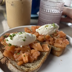 PLATITOS LIGEROS - Salmon Toast