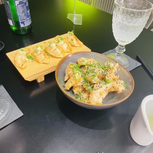 Entradas - Camarones Tempura y Gyosas