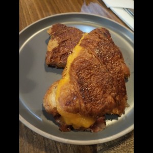 Croissant con queso (Mozzarella,Cheddar o Nacional)