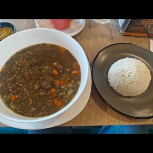 Crema de lentejas con carne de res