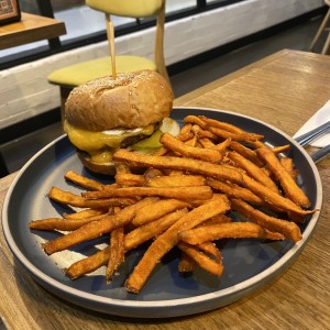 Burgers - Classic Cheeseburguer