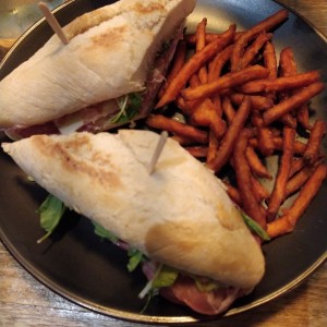 sandwich de serrano 