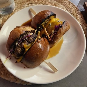 Hamburguesa 10 de Noviembre (GF)