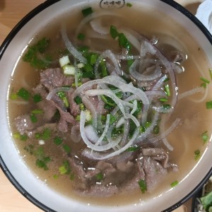pho de carne salteada