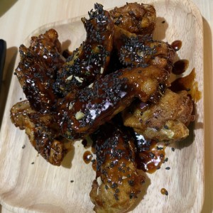 Alitas con salsa de tamarindo