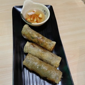 Rollos fritos de puerco