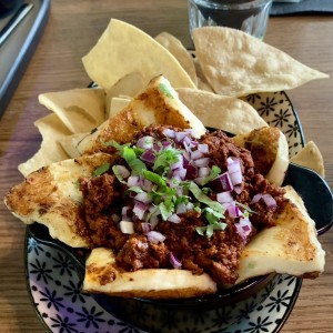 QUESITO ASADO CON LONGANIZA.  Esta muy bueno. 