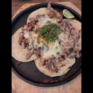 EL CAZADOR (TIPO ALAMBRE)
