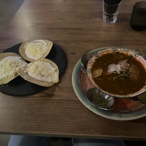 Pozole rojo de cerdo 