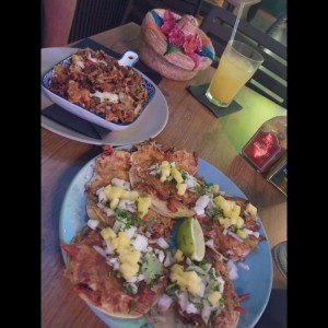 Alambre Pancho Villa y Tacos al Pastor