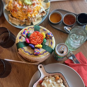 Menu ejecutivo: alambres y nachos