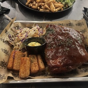 Ribs con Yuca