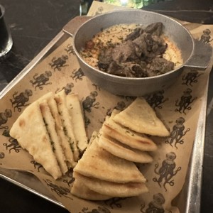 Tapeo - HUMMUS CON CARNE