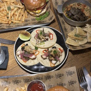 LOS TACOS DE PULPO