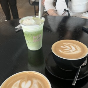 Capuchino y matcha Latte