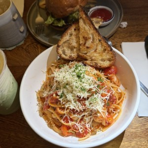 Cherry Tomato Chicken Pasta