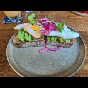 Tartines & Sandwich - Avocado & Eggs Tartine