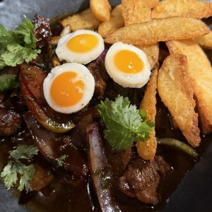 Lomo saltado
