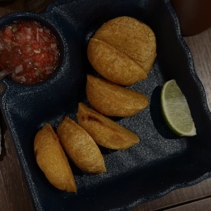ENTRADAS - Empanaditas de Carne