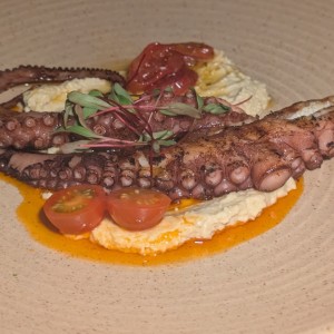Entradas - Pulpo y Tomate