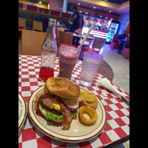 Hamburguesas - Bacon Cheese Burger y Soda float