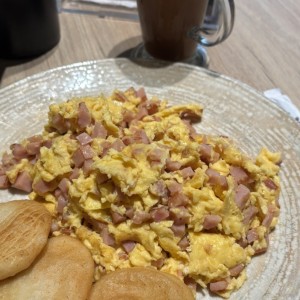 Huevos Revueltos con pan