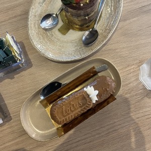 Biscoff eclair