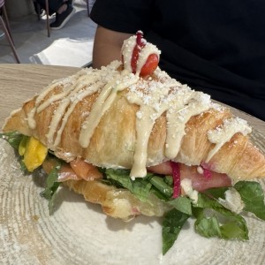 Croissant salmon
