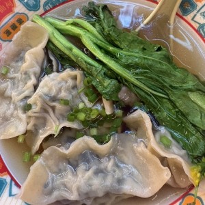 Sopa de wanton de puerco
