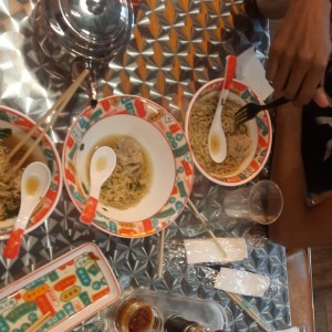 sopa de wanton de puerco