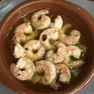 Camarones al ajillo