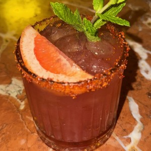 Gitana Tropical